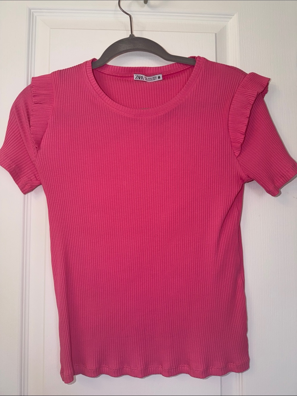 Zara Fuchsia Ribbed Short Sleeve Top with Ruffle Sleeves